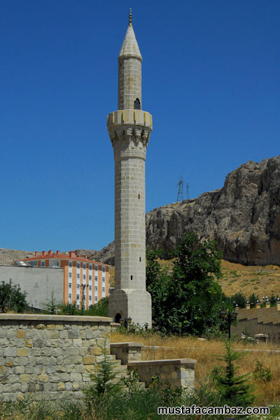 darende mehmet paa camii minaresi